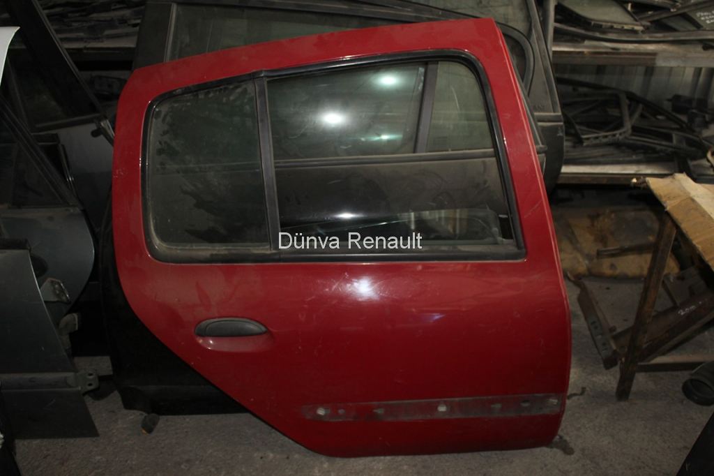Renault Clio Sağ Arka Kapı Kırmızı 2000-2008 Model Arası Uyumlu Çıkma